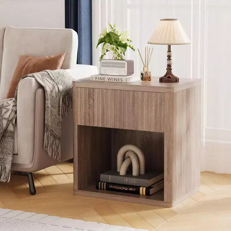 Table de chevet encastrée en bois de style médiéval