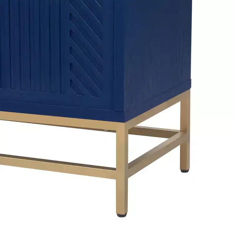 Buffet à poignées métalliques