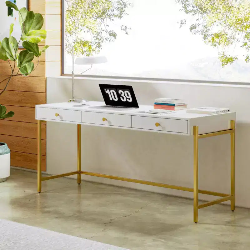 Bureau moderne à trois tiroirs